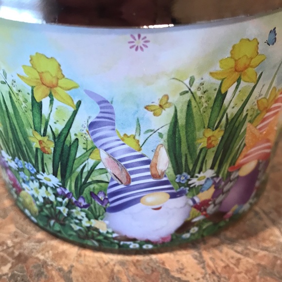 Whimsical Gnome accent candle - Picture 9 of 9